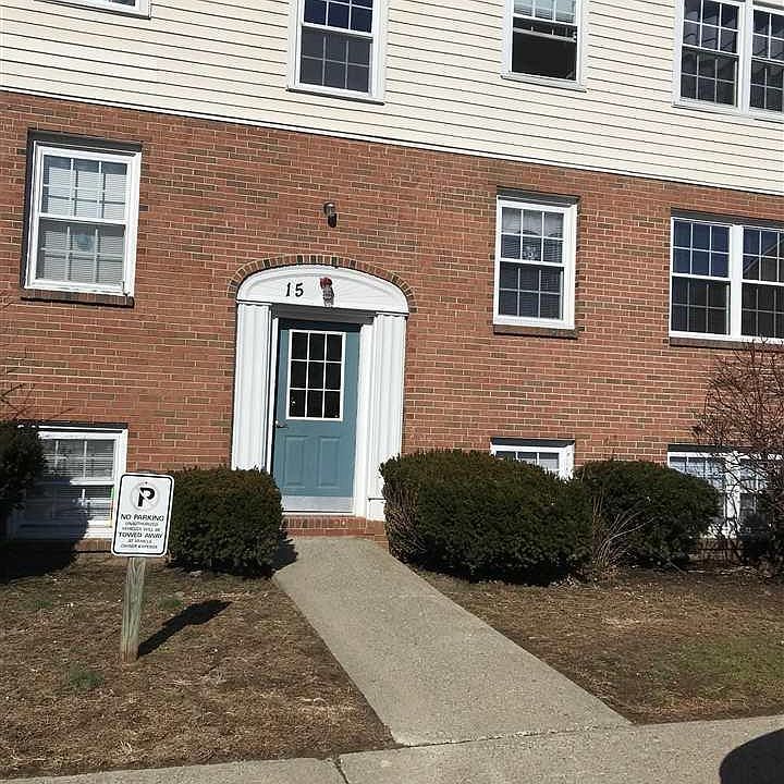1st image of 15 Huguenot St APT 4