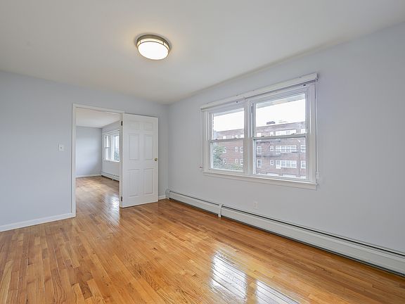 4th image of 428 Lincoln St Floor 2