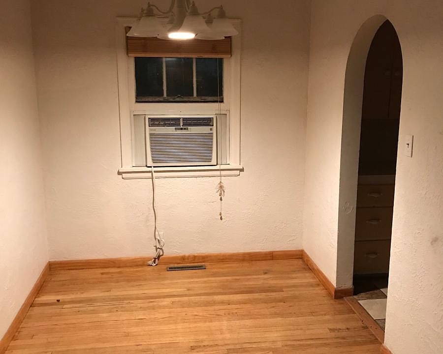 2nd image of 702 Belmont Ave