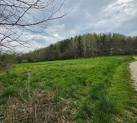 2nd image of 38 Stumbo Rd