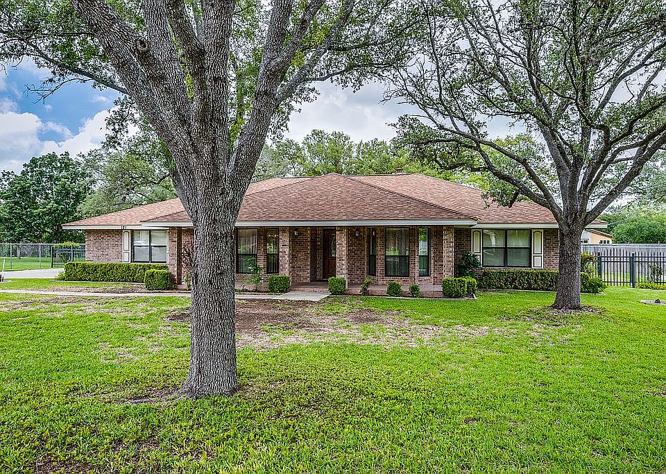 1st image of 121 Cueva Ln