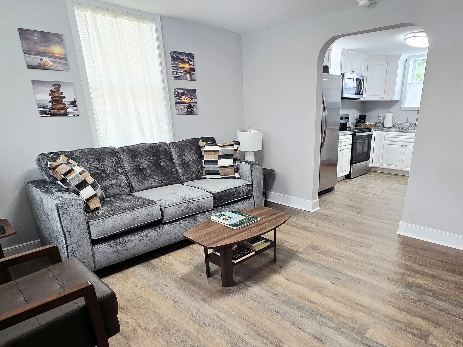 2 bed, 735 sqft, $2,175 — Photo 2