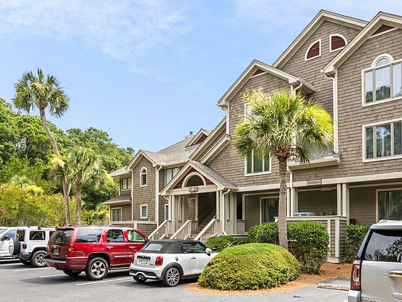 2nd image of 2767 Hidden Oak Dr