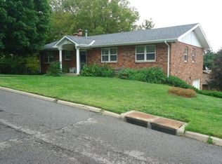 720 S 12th St, Atchison, KS 66002