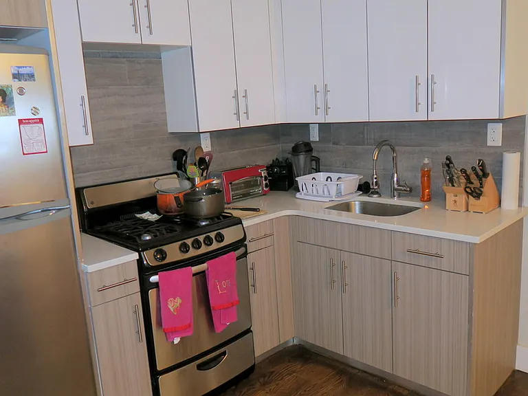 112 Manhattan Ave #3R — Photo 11