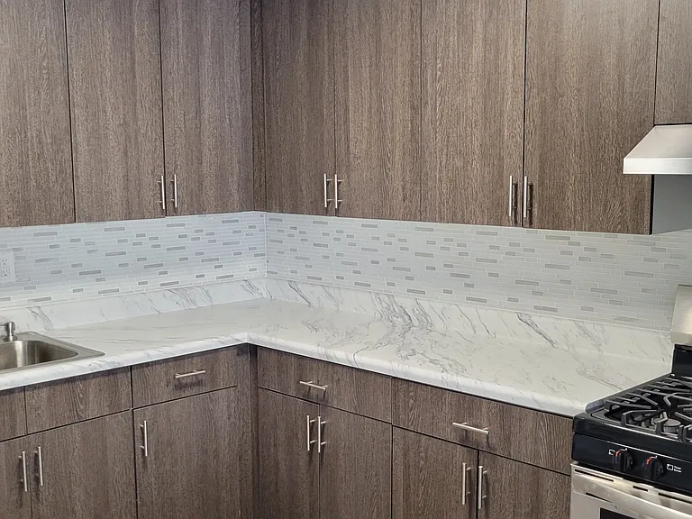 Hi View Apartments — Photo 10