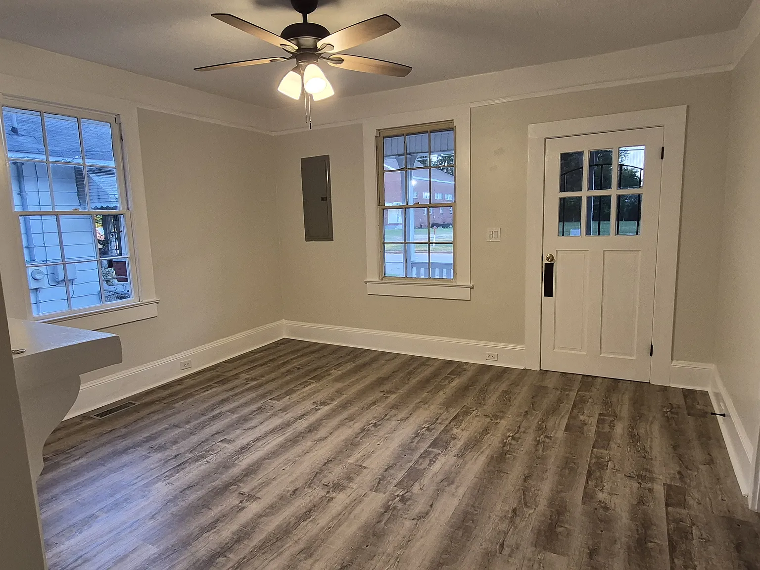 2 bed, 1080 sqft, $1,100 — Photo 3