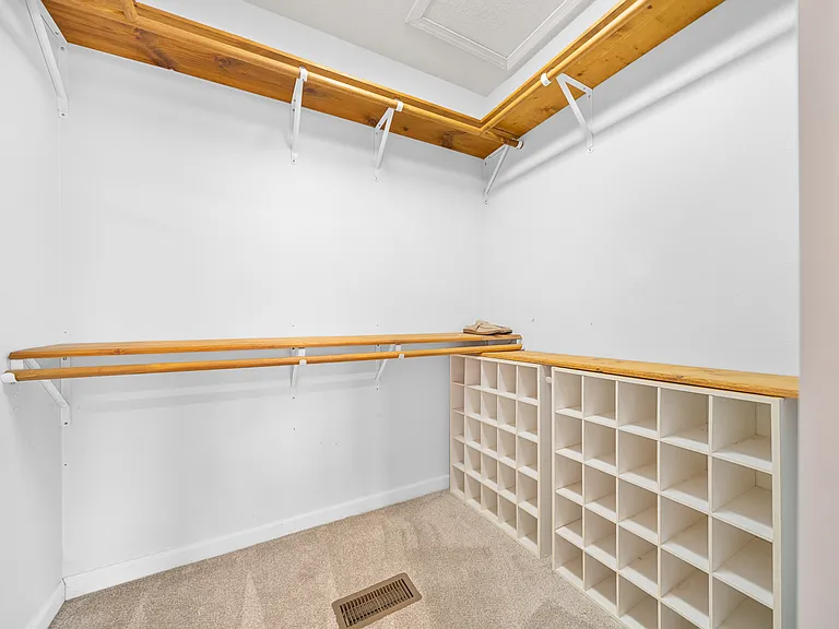 115 Springbrook Point — Photo 18