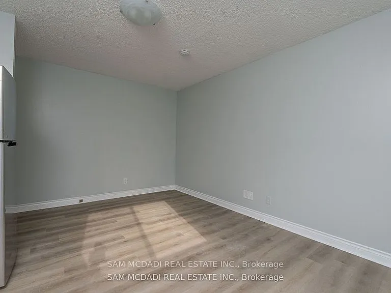 15 Faulkner St #104 — Photo 6