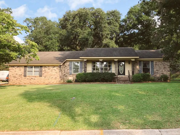 1009 Dominion Dr, Hanahan, SC 29410