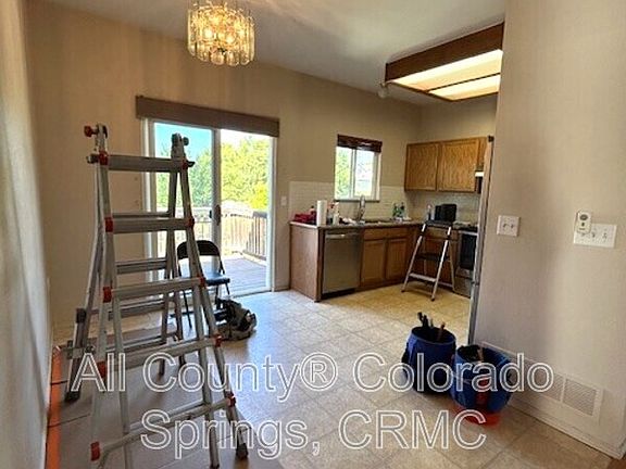 4th image of 5185 Weaver Dr