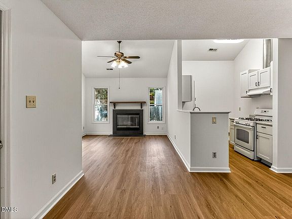 3rd image of 509 Stratton Way