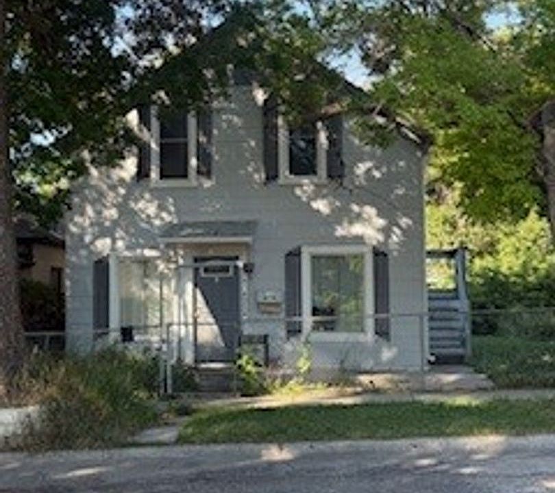 1st image of 214 S G St