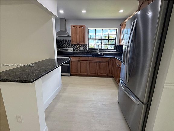 5th image of 26220 SW 127th Ave