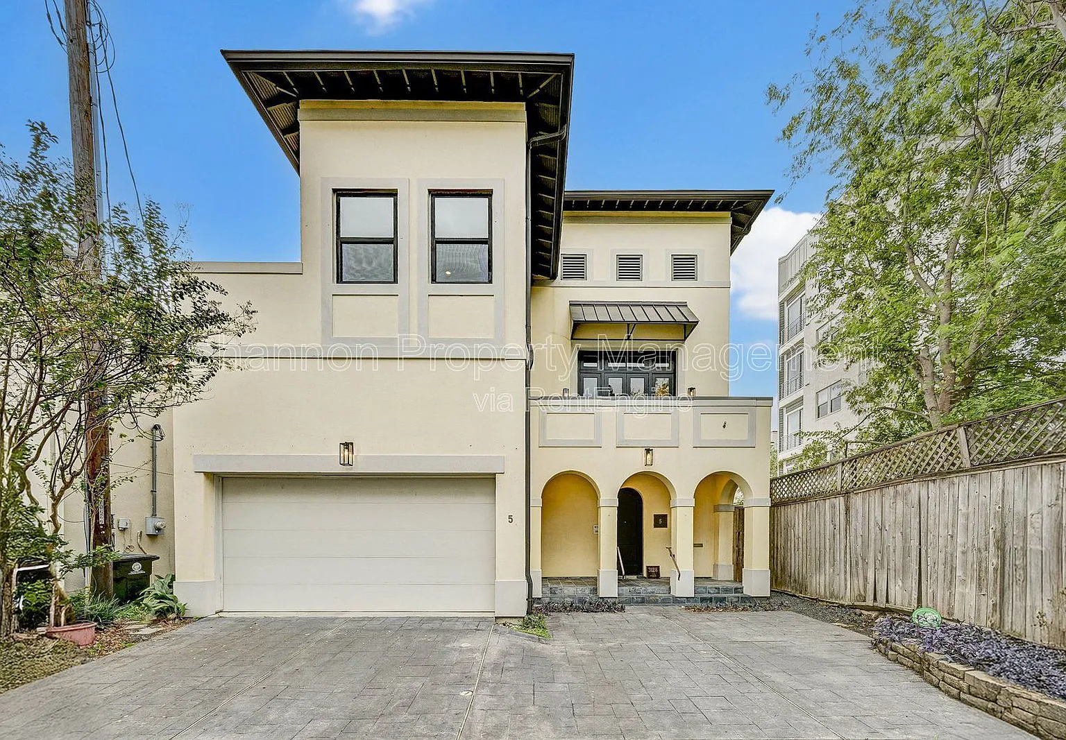 4 bed, 4.0 bath, 3755 sqft, $4,350 — Photo 1