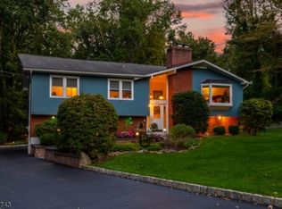 384 Millbrook Ave, Randolph, NJ 07869