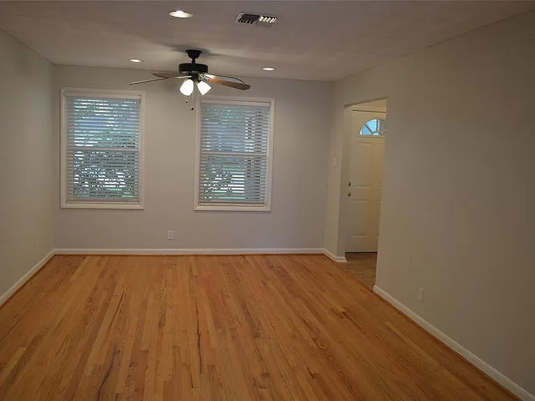 5339 Carew St — Photo 2