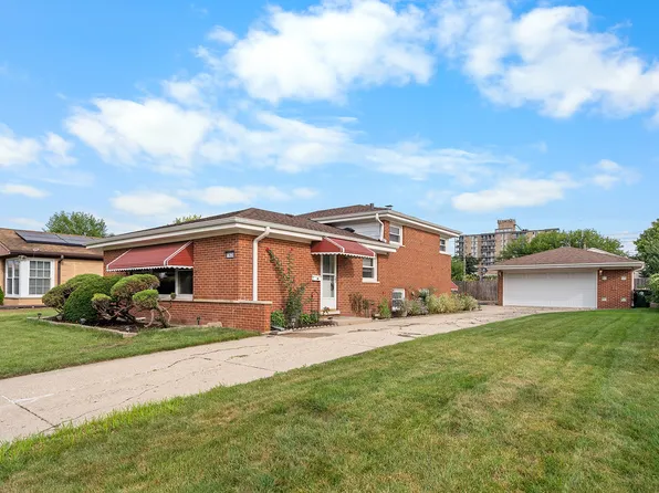 7828 Palma Ln, Morton Grove, IL 60053