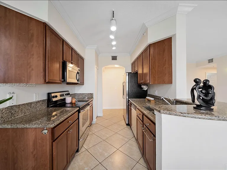9021 SW 94th St #310 — Photo 16