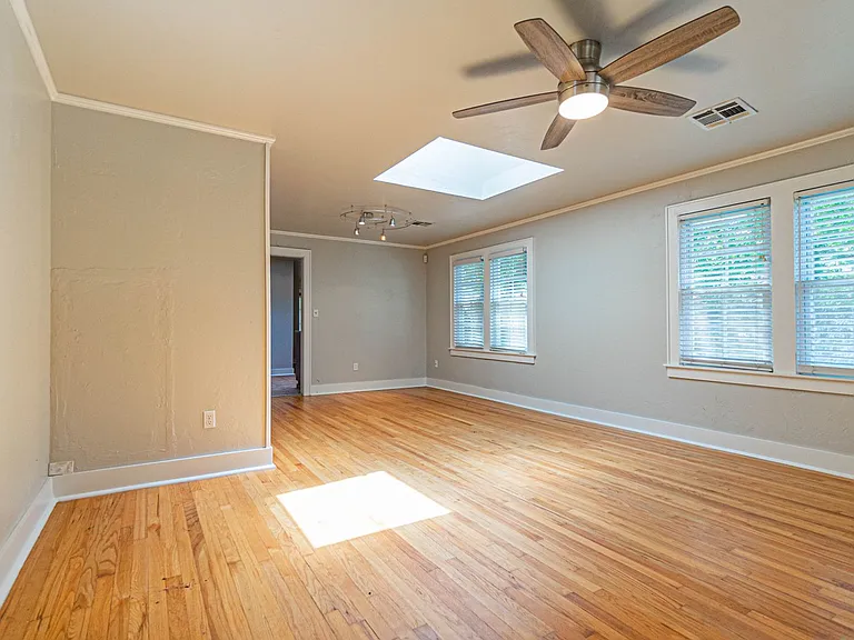 628 W Comanche St — Photo 5