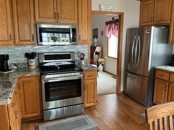 4th image of 10577 Sycamore St NW