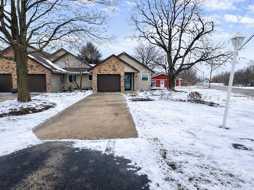 1st image of 820 Martha Dr