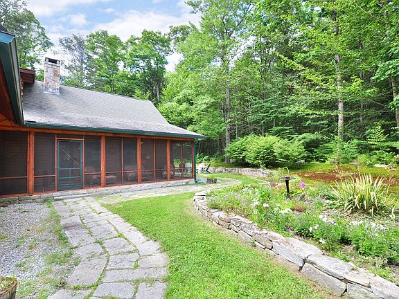 5th image of 1111 Clubhouse Rd