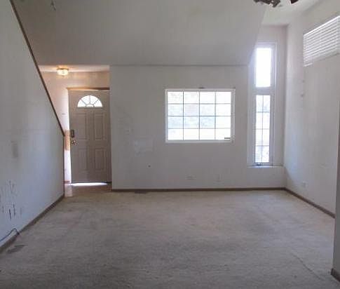 4th image of 16033 Wood St