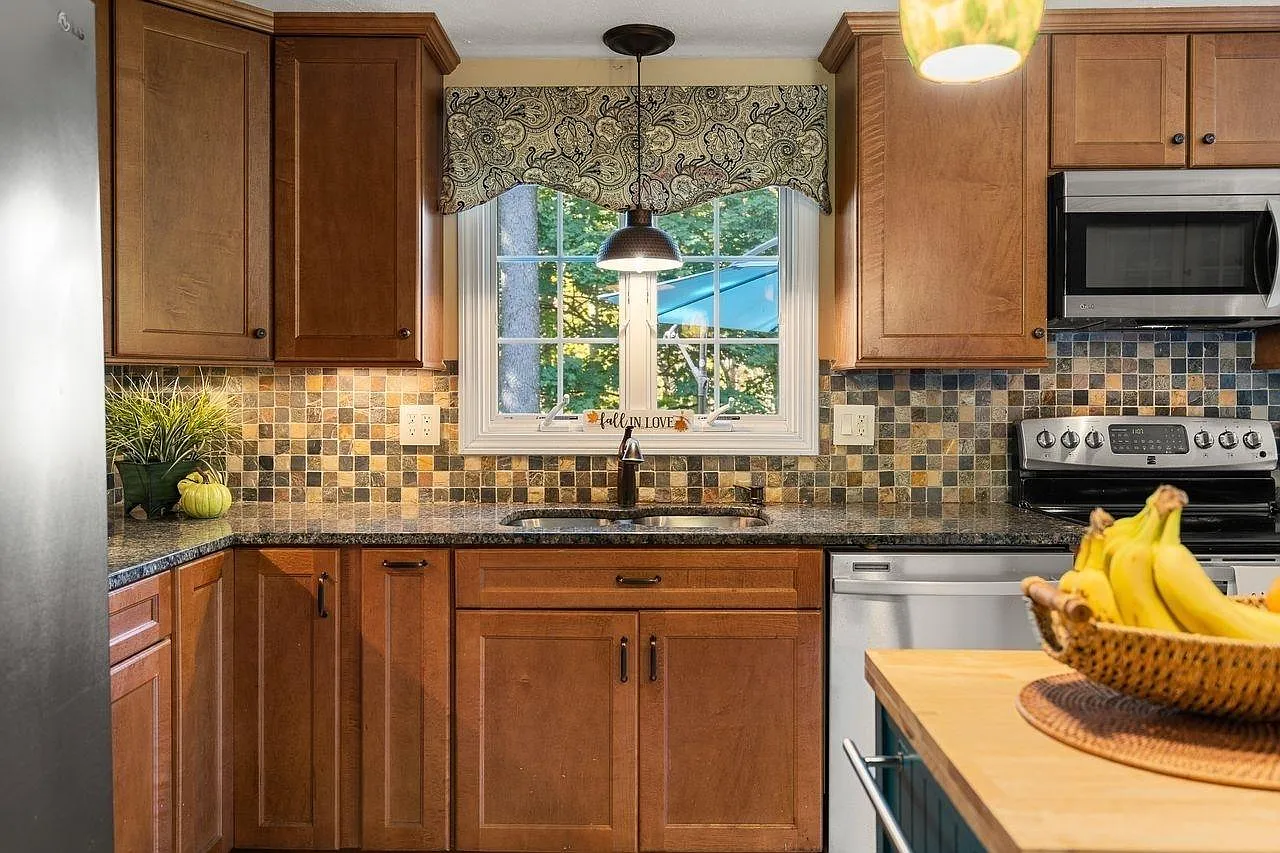 4 bed, 1980 sqft, $4,200 — Photo 4