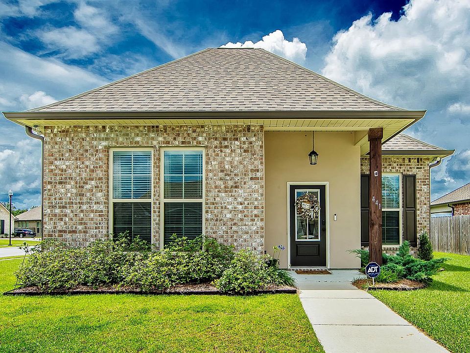 1st image of 441 Madio Dr
