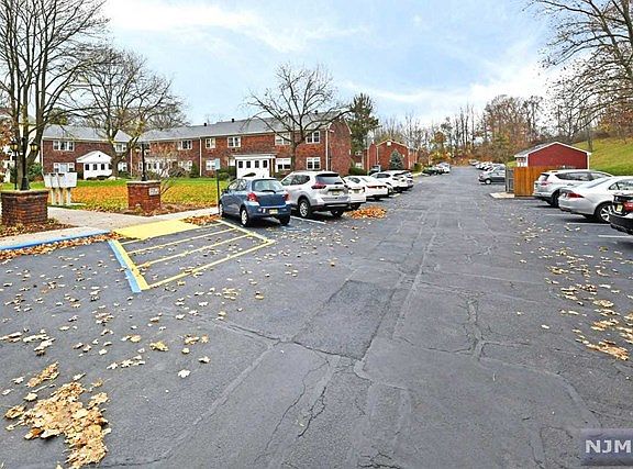 4th image of 141 Regency Park