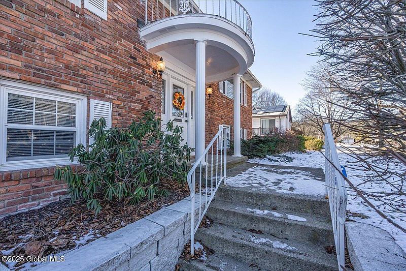 4th image of 2272 Sweetbrier Road