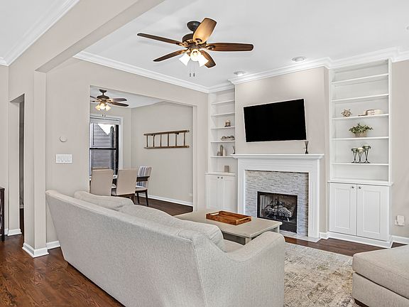 4th image of 846 W Bradley Pl #1
