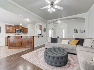 605 SW 41st St, Moore, OK 73160