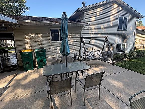 4th image of 3039 Conant Dr