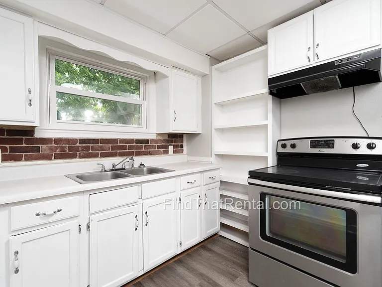 136 W Church Ave — Photo 9