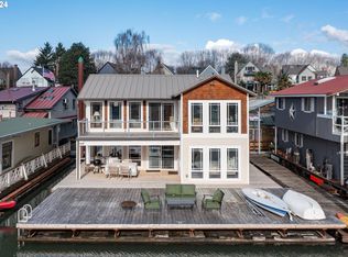 500 N Tomahawk Island Dr, Portland, OR 97217