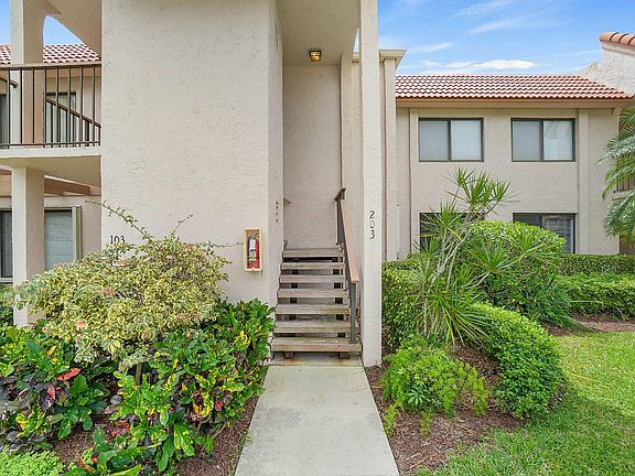 004-5575FairwayParkDr-BoyntonBeach-FL-sm