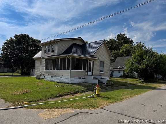 3rd image of 104 N Meridian Street