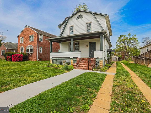 3rd image of 3916 W Strathmore Ave
