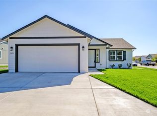 1906 Hickory Rd, Moses Lake, WA 98837
