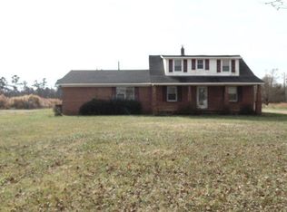 586 Blanks Ln, Emporia, VA 23847
