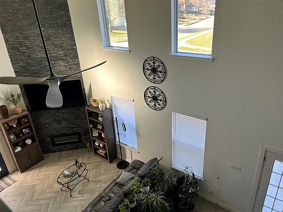 3rd image of 127 Chamblin Dr