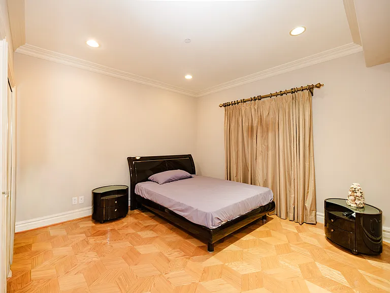 18047 Karen Dr — Photo 17