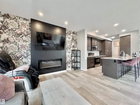 302 Balsam Line, Leduc, AB T9E 1L2