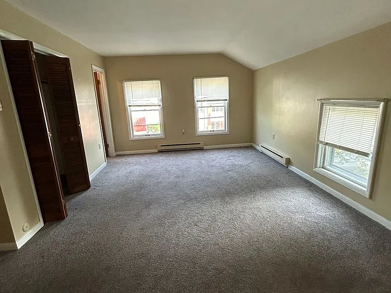 35 Lawrence St — Photo 3