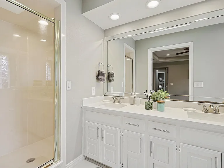 812 Green Brook Dr — Photo 24