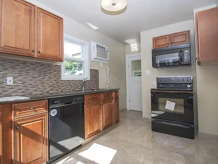 537 E Everett Ave — Photo 6