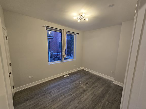 4th image of 1507 N Sedgwick St #A