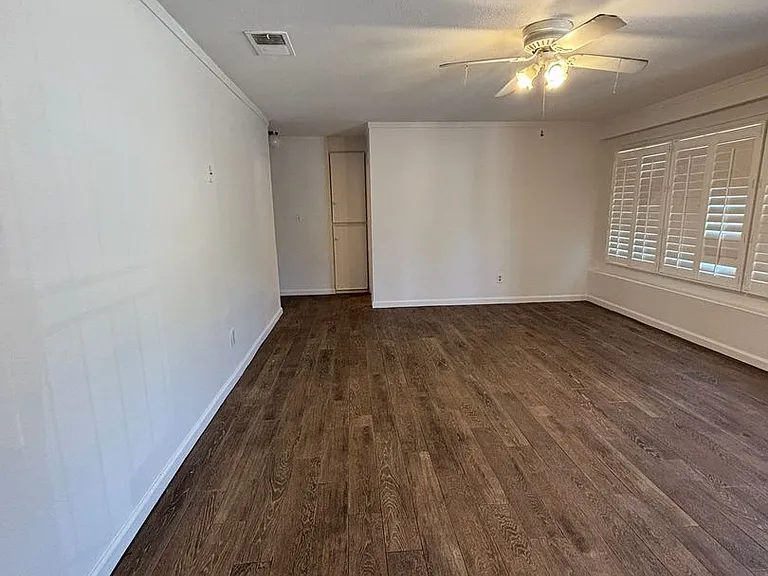 4122 Aragon Dr — Photo 2